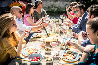 friends eating lunch together