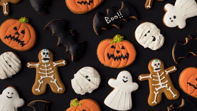 halloween cookies with frosting